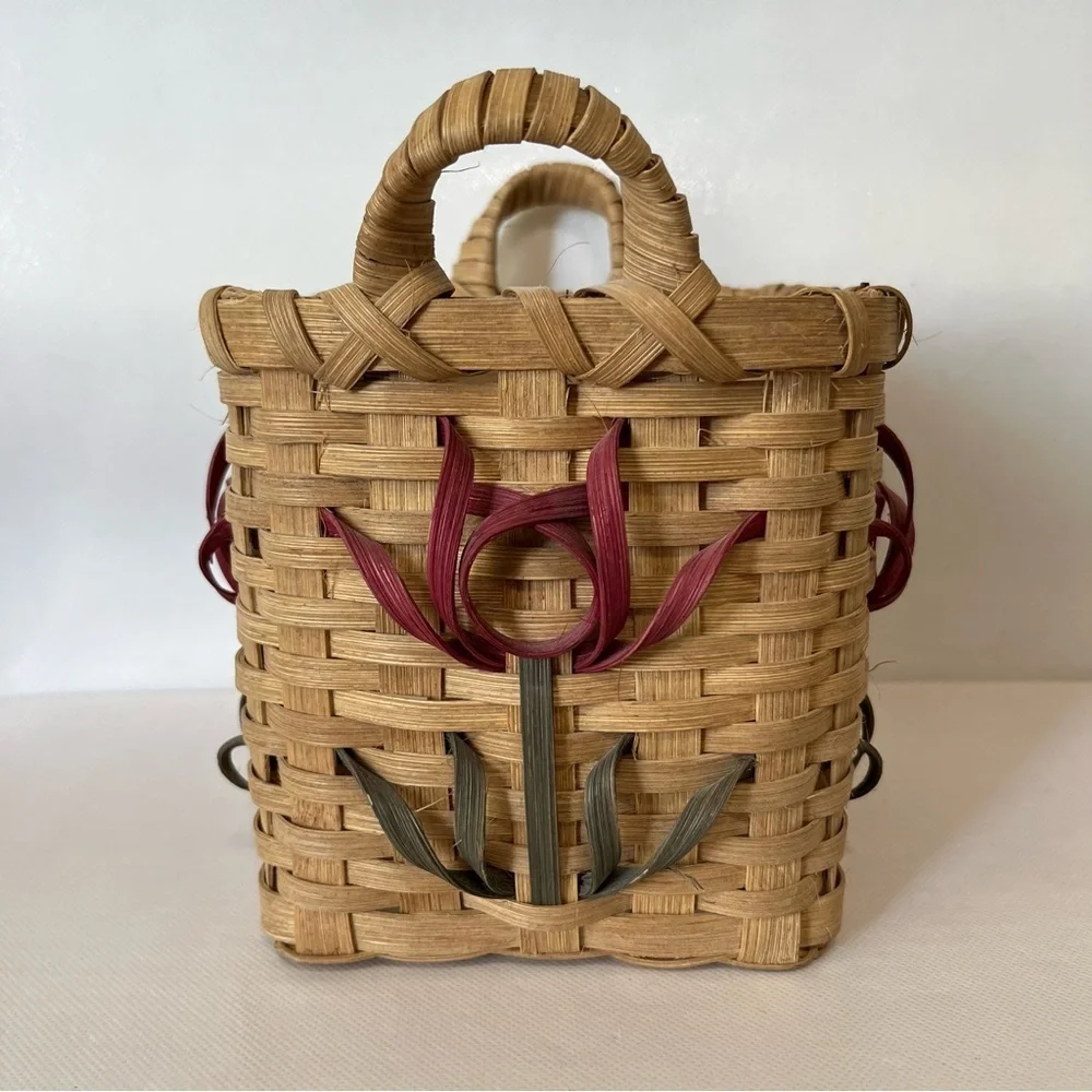 Cute Vintage Curl Splint Basket Red Flower